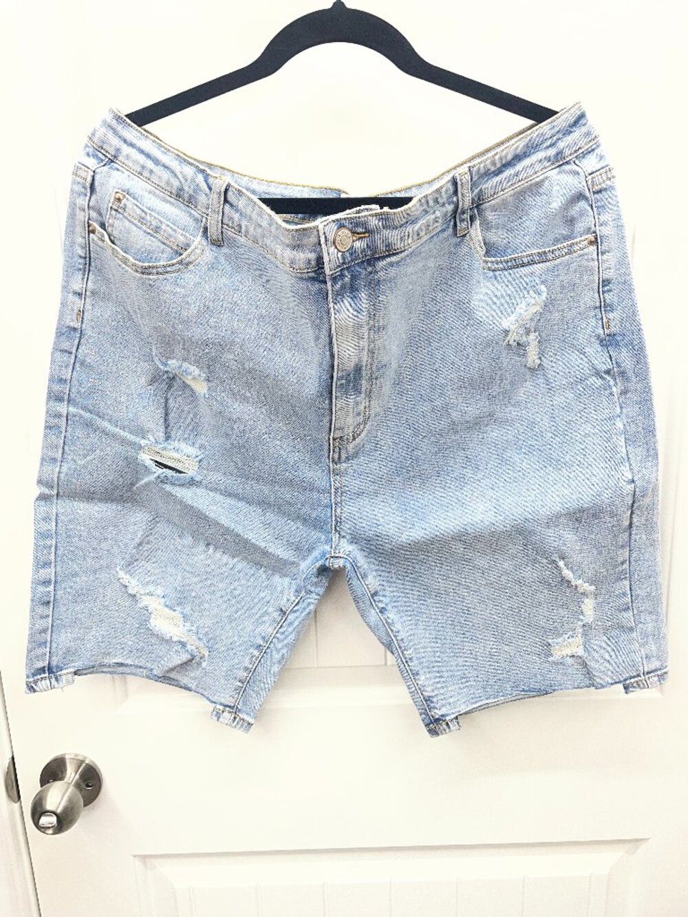 NEW White Birch Light Wash Distressed Denim Jean Shorts Size 2X